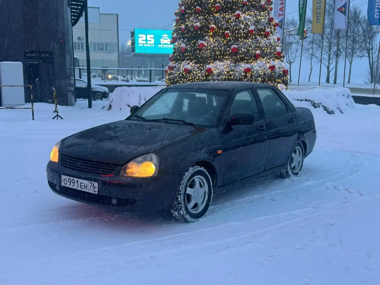 Продам автомобиль 2012 года в Ярославле