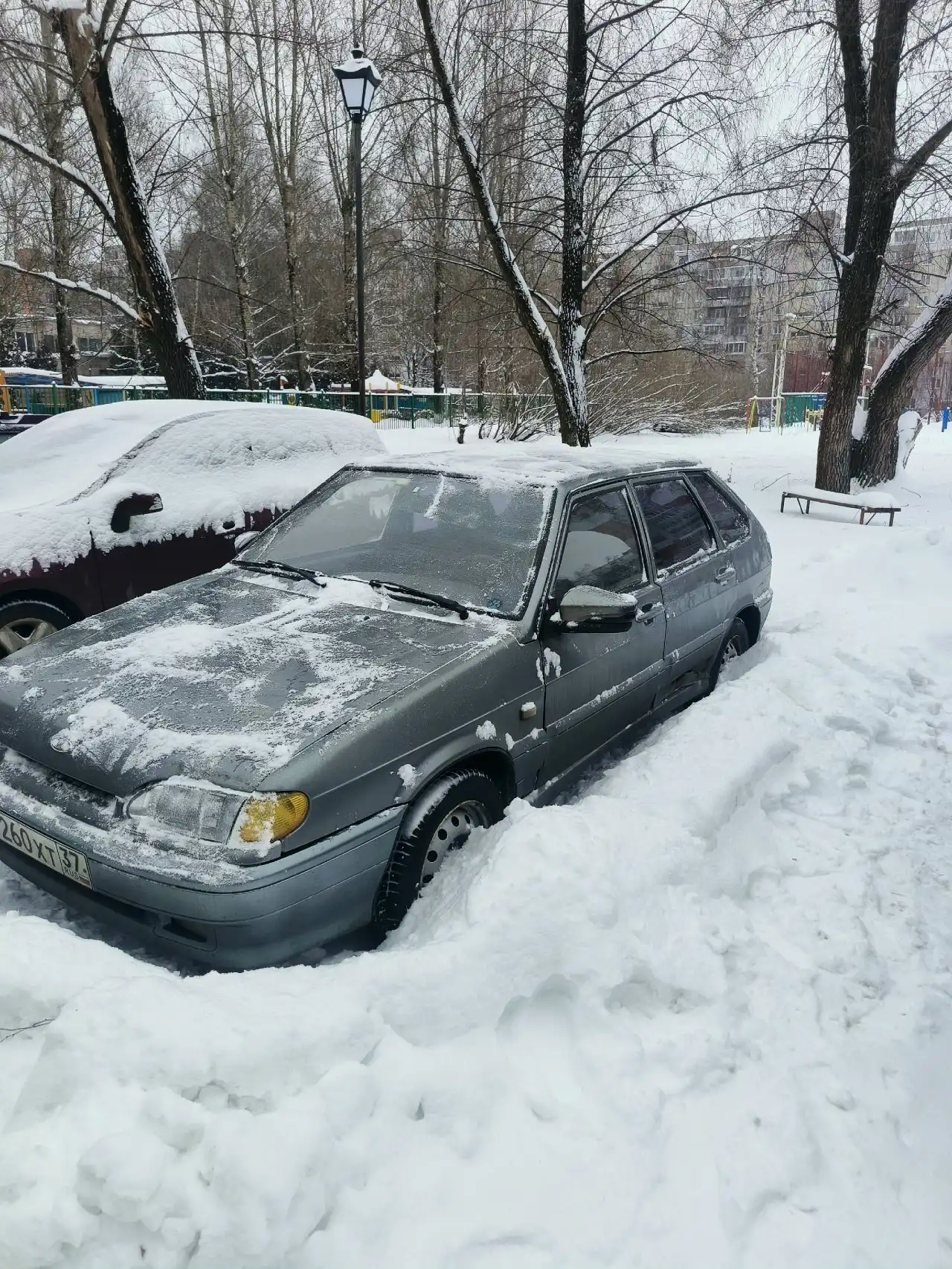 Продажа автомобиля с новым сцеплением и зимней резиной - Авто в Ярославль