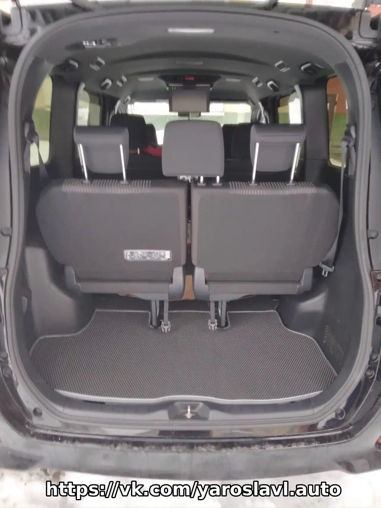 Продажа автомобиля Toyota Voxy 2020 года - Минивэны (Авто) в Ярославль