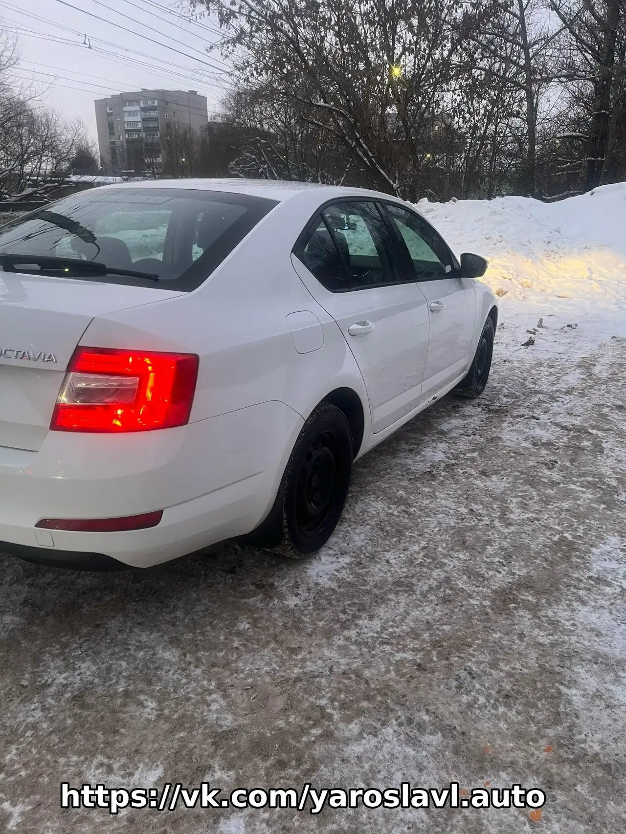 Продам автомобиль Toyota 2015 года с пробегом - Легковые автомобили (Авто) в Вологда