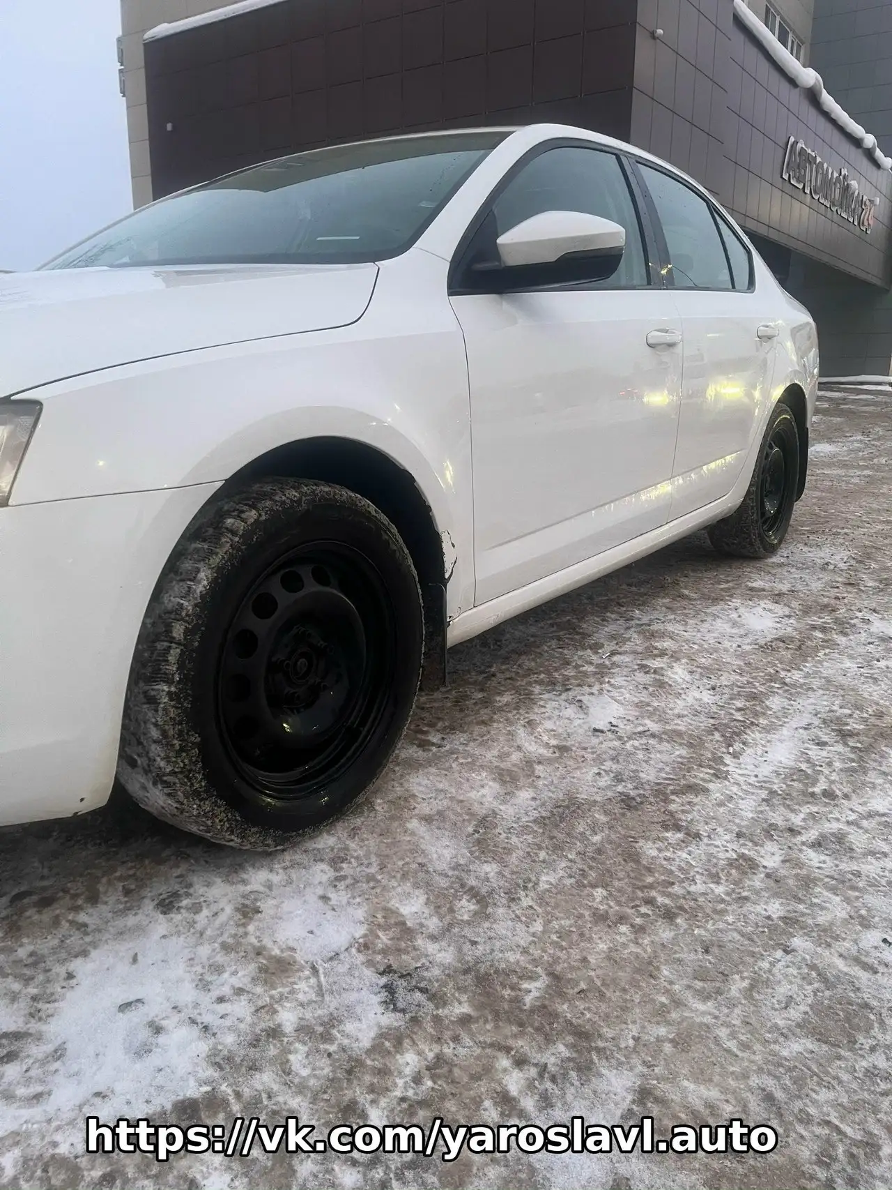 Продам автомобиль Toyota 2015 года с пробегом - Легковые автомобили (Авто) в Вологда