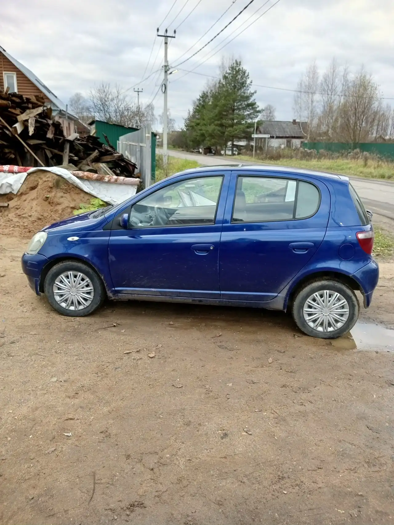 Продам Тойоту Ярис 2001 года - Легковые автомобили (Авто) в Ярославль