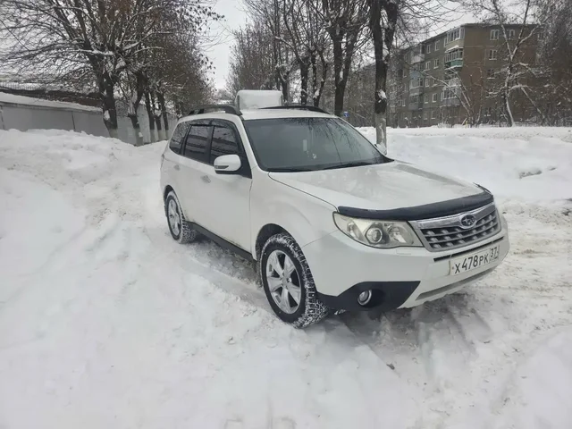 Subaru Forester 2012 года с полным приводом и АКПП - Авто в Ярославль