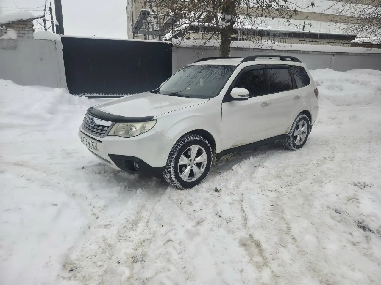 Subaru Forester 2012 года с полным приводом и АКПП - Авто в Ярославль