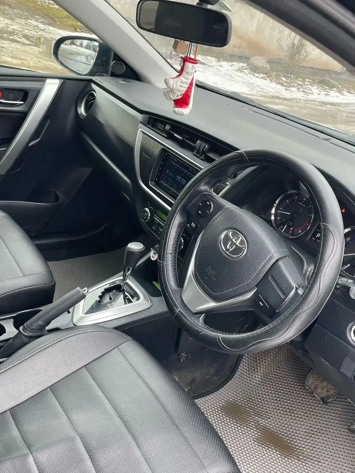 Продажа Toyota Auris 2013 года - Легковые автомобили (Авто) в Ярославль