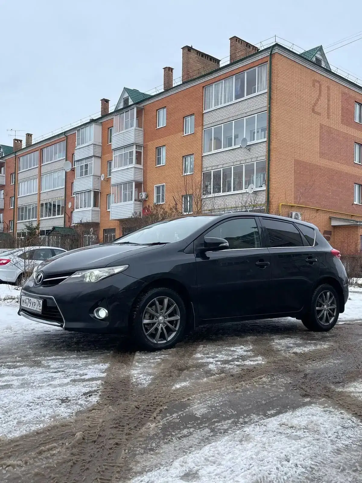 Продажа Toyota Auris 2013 года - Легковые автомобили (Авто) в Ярославль