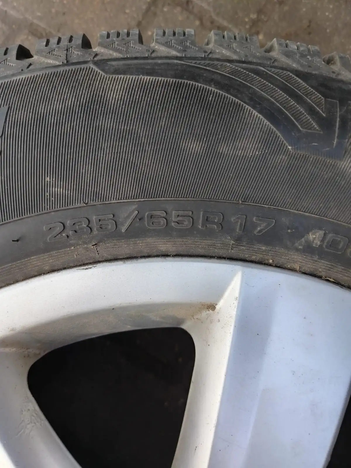 Шины Cordiant 235/65R17 на дисках зимние - Шины и диски (Авто) в Ярославль