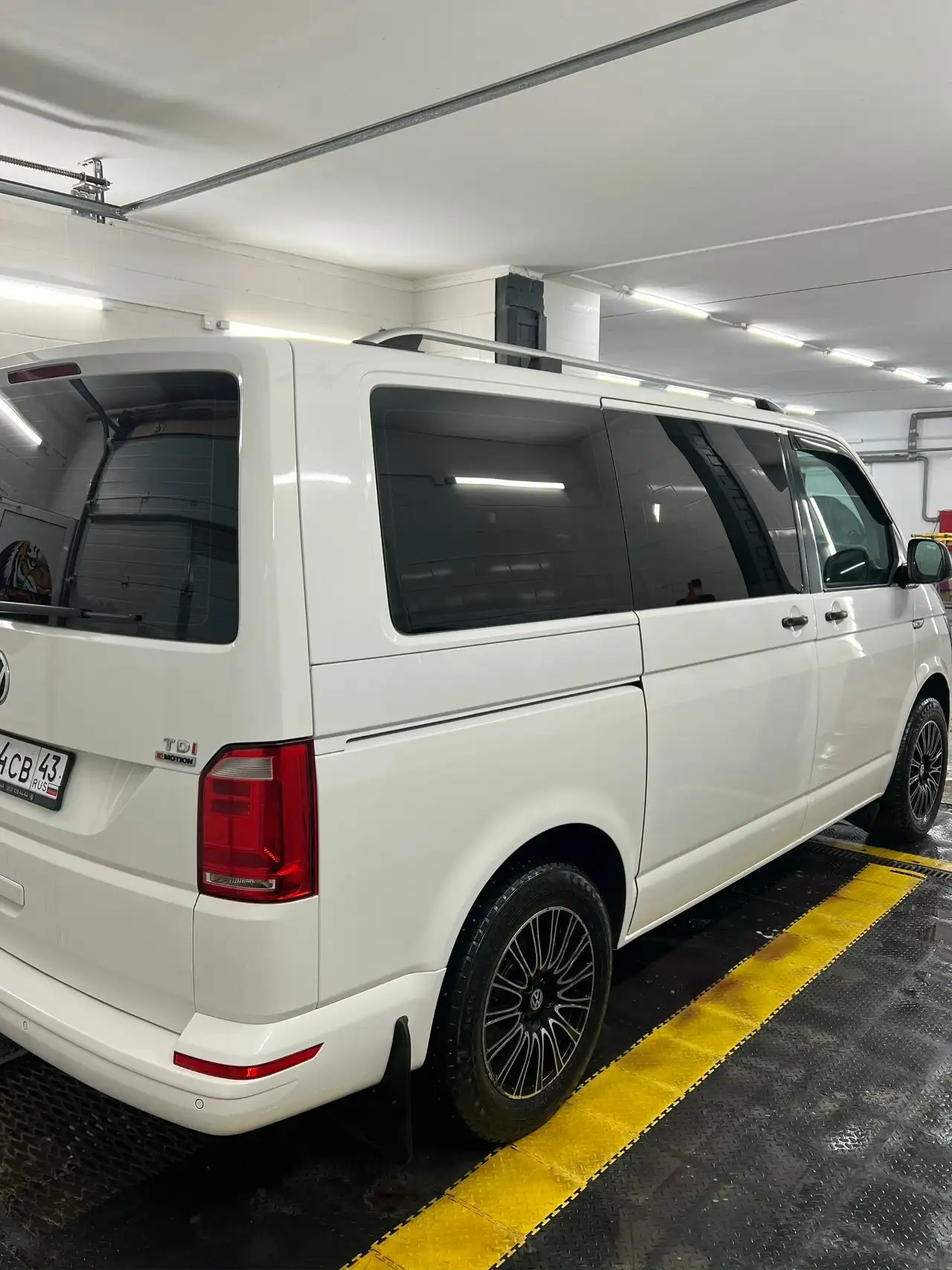 VOLKSWAGEN CARAVELLE 2016 года - Авто в Киров