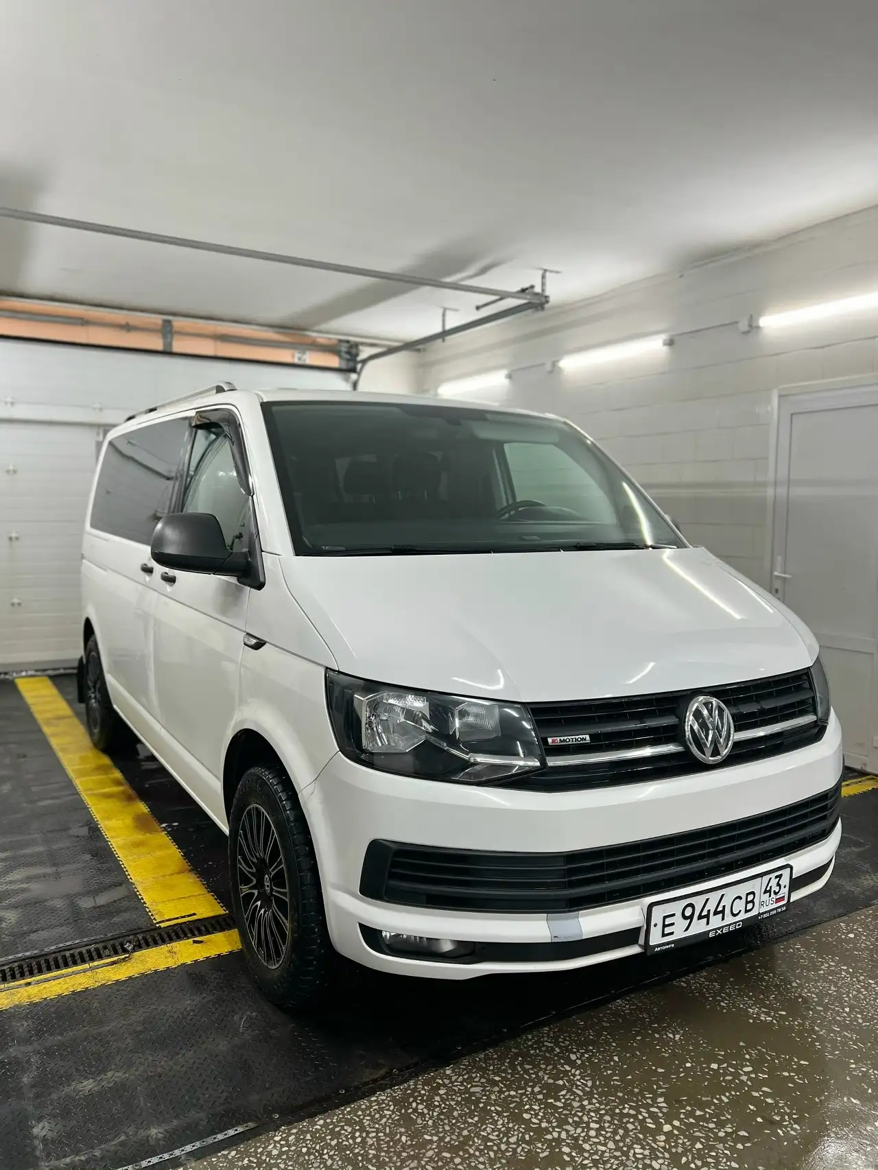 VOLKSWAGEN CARAVELLE 2016 года - Авто в Киров
