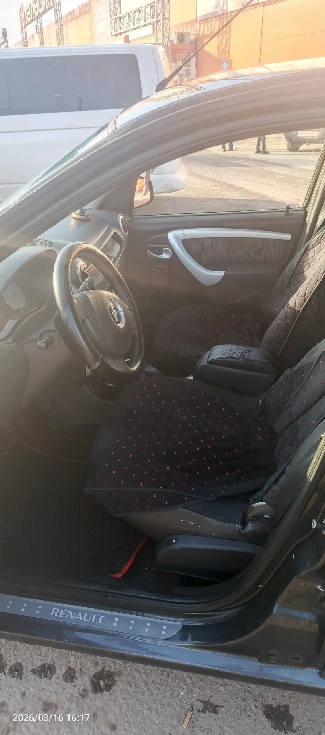 Продажа автомобиля Рено Логан 2010 года выпуска - Авто в Шарья