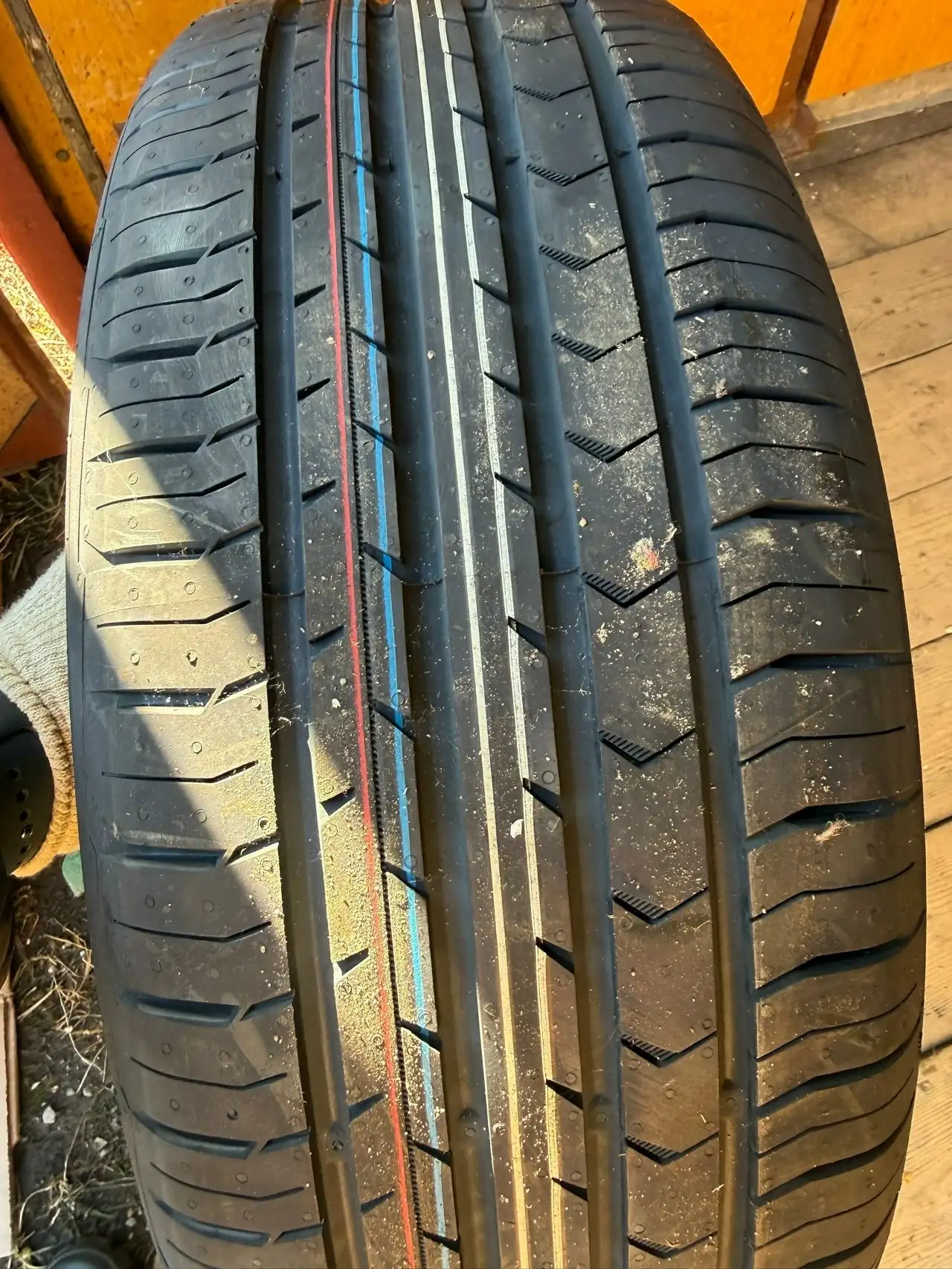 Продам комплект шин Gislaved Premium Control 215/55 R17 - Шины и диски (Авто) в Ярославль