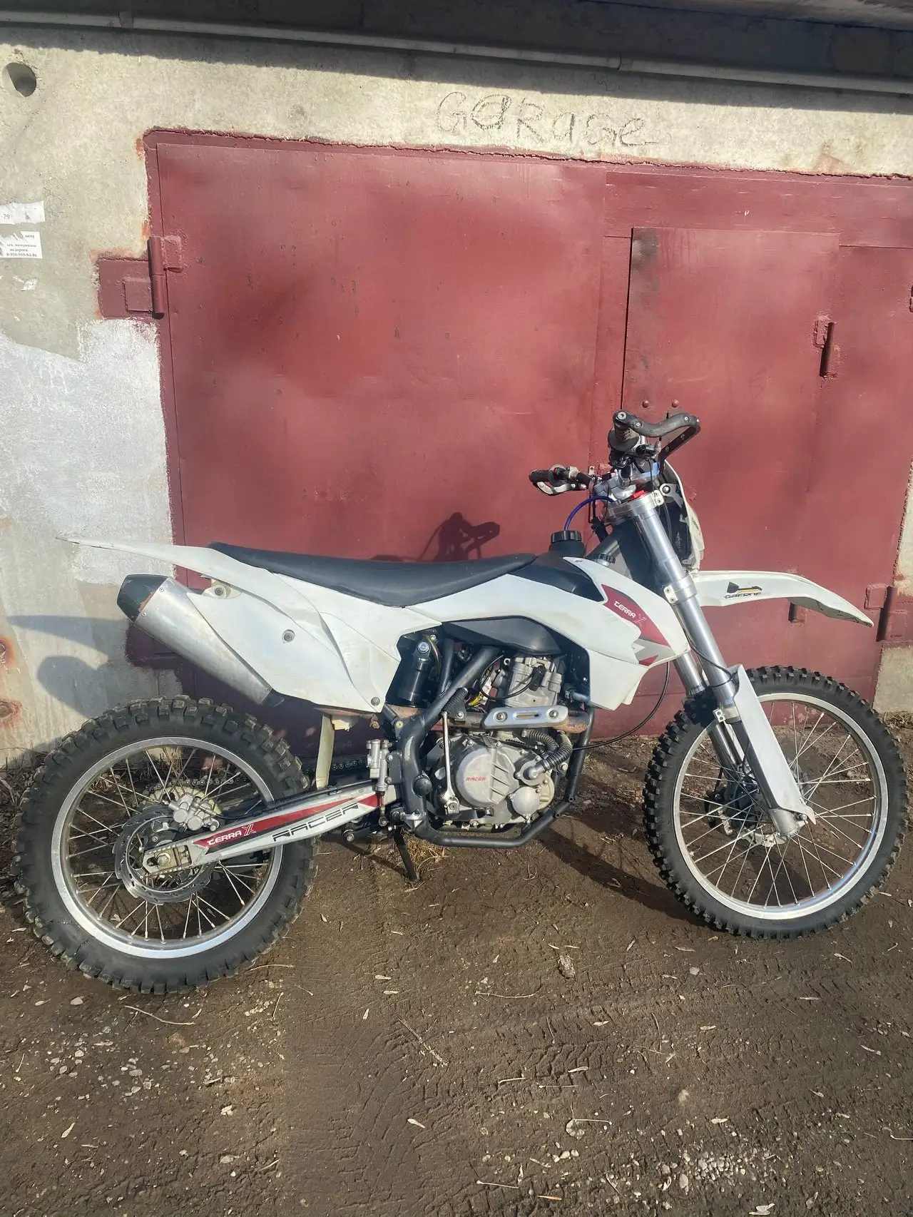 Мотоцикл с двигателем 300 кубиков, 130 км/ч, два комплекта колес - Мотоциклы (Авто) в Иваново