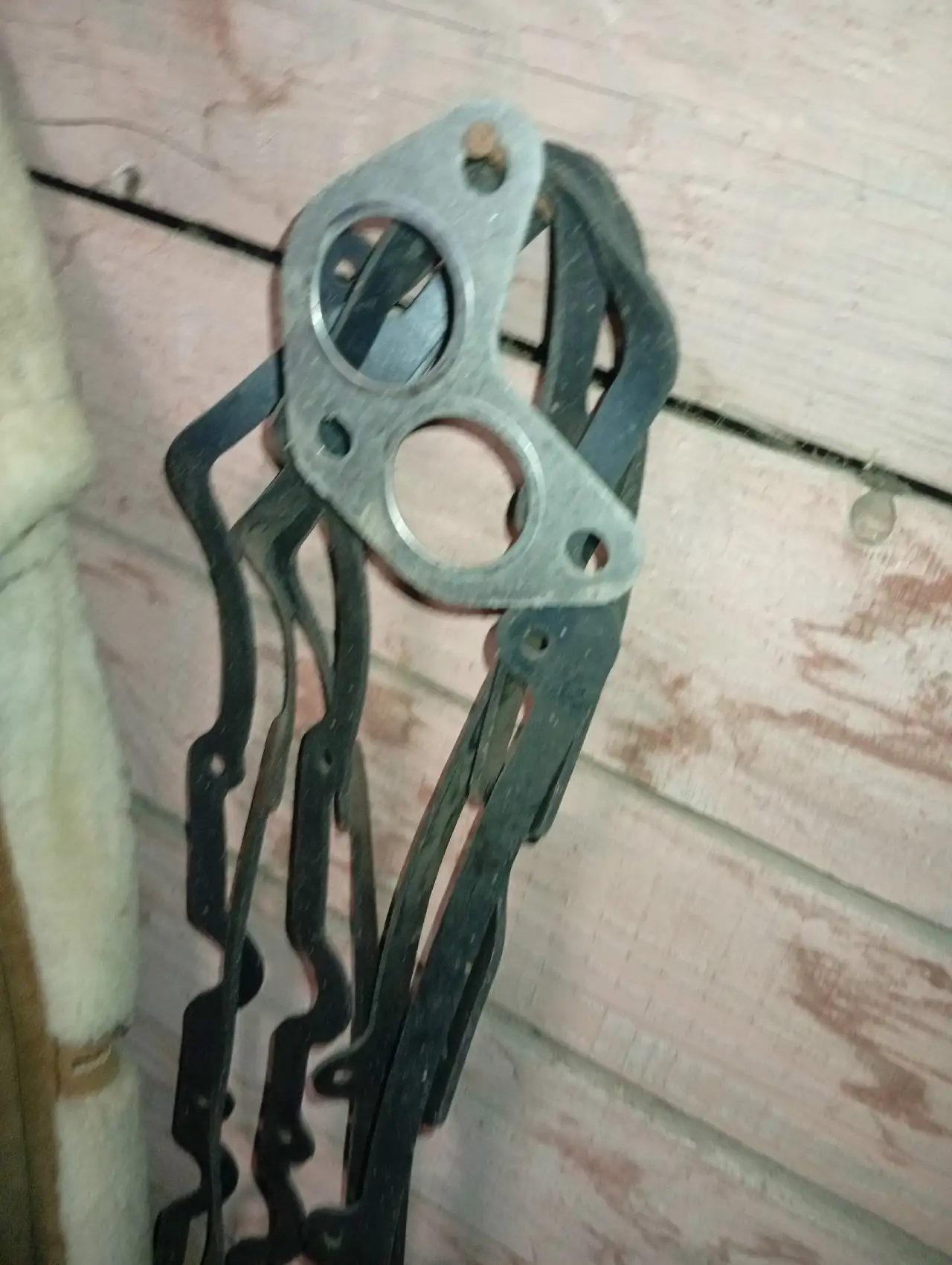 Продажа автозапчастей: ксеноновые блоки, дворники, датчики, прокладки, клапана, магнитола - Автозапчасти (Запчасти) в Углич