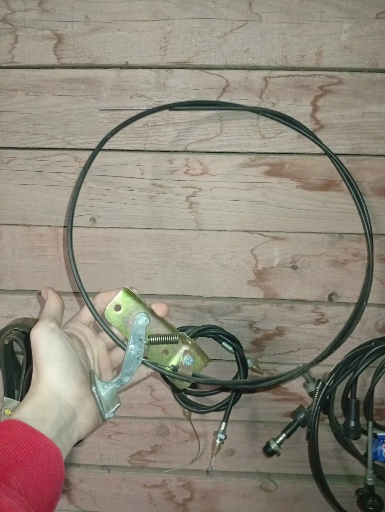 Продажа автозапчастей: ксеноновые блоки, дворники, датчики, прокладки, клапана, магнитола - Автозапчасти (Запчасти) в Углич