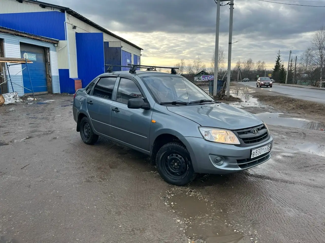 Продам автомобиль 2014 года с фаркопом и багажником - Легковые автомобили (Авто) в Харовск