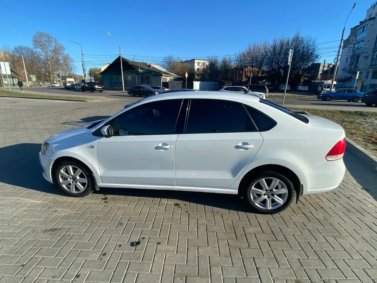 Продажа автомобиля 2013 года, механика, пробег 182к, ДТП в истории - Авто в Ярославль