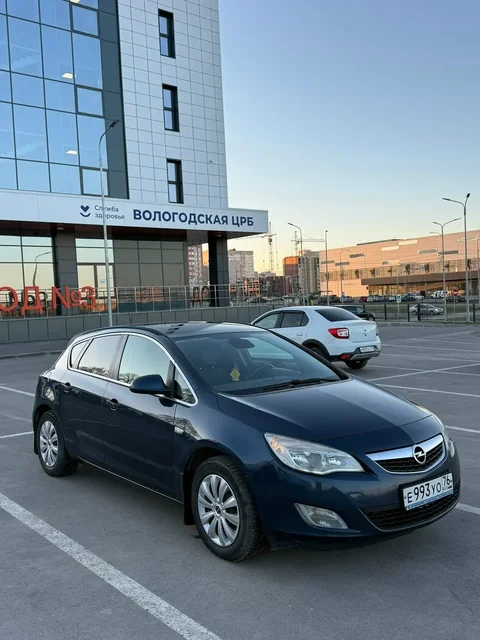 Продам Опель Астра 2010 года - BMW E39 в Вологда