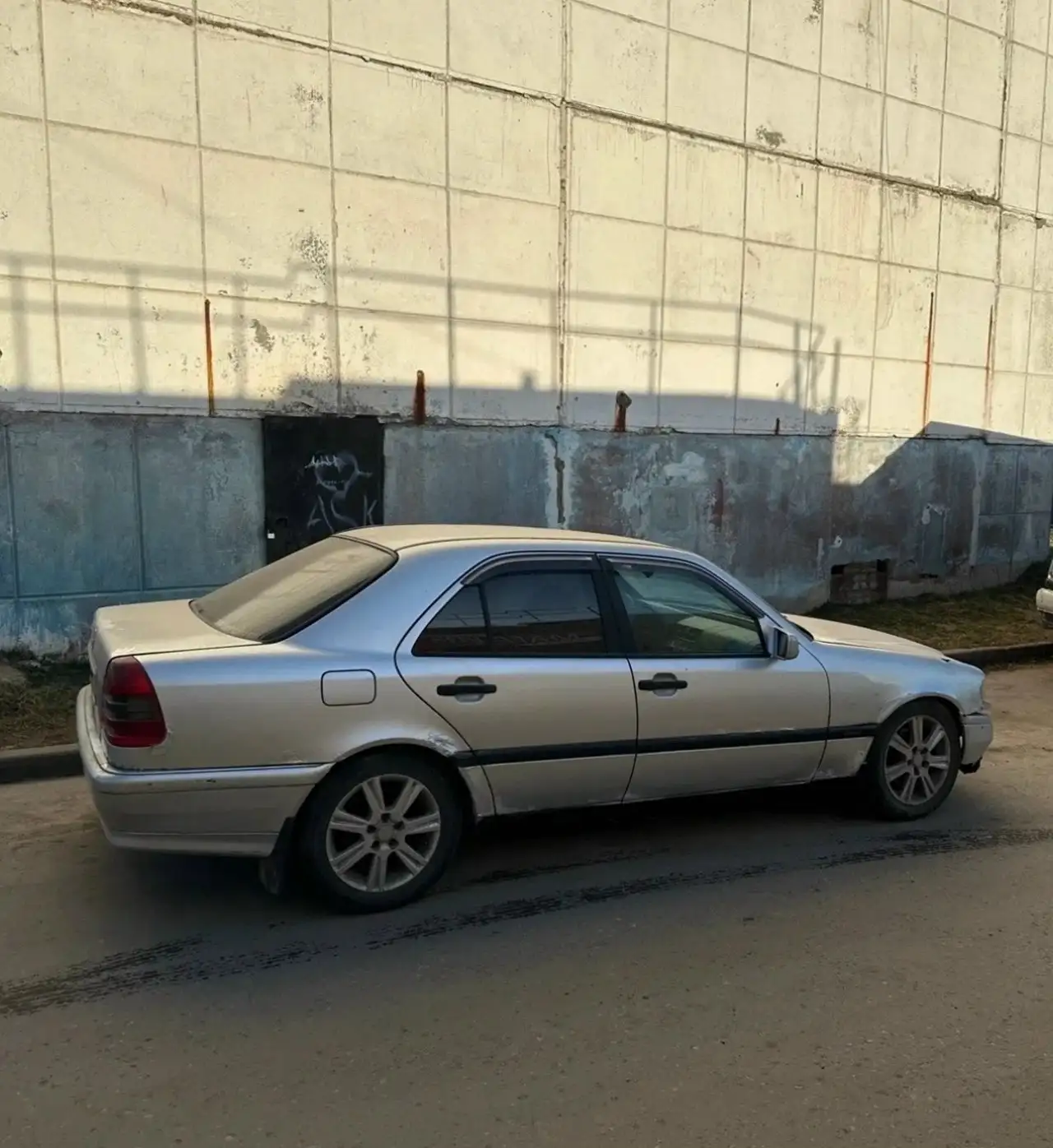 Мерседес С-класс 1998 года с АКПП, требует вложений - Легковые автомобили (Авто) в Ярославль
