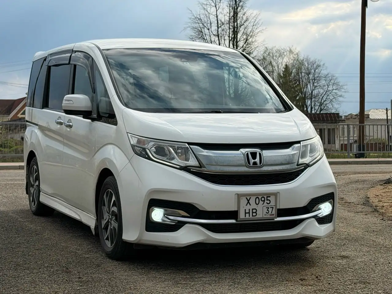 Honda Stepwgn 2015 - Легковой автомобиль (Авто) в Южа