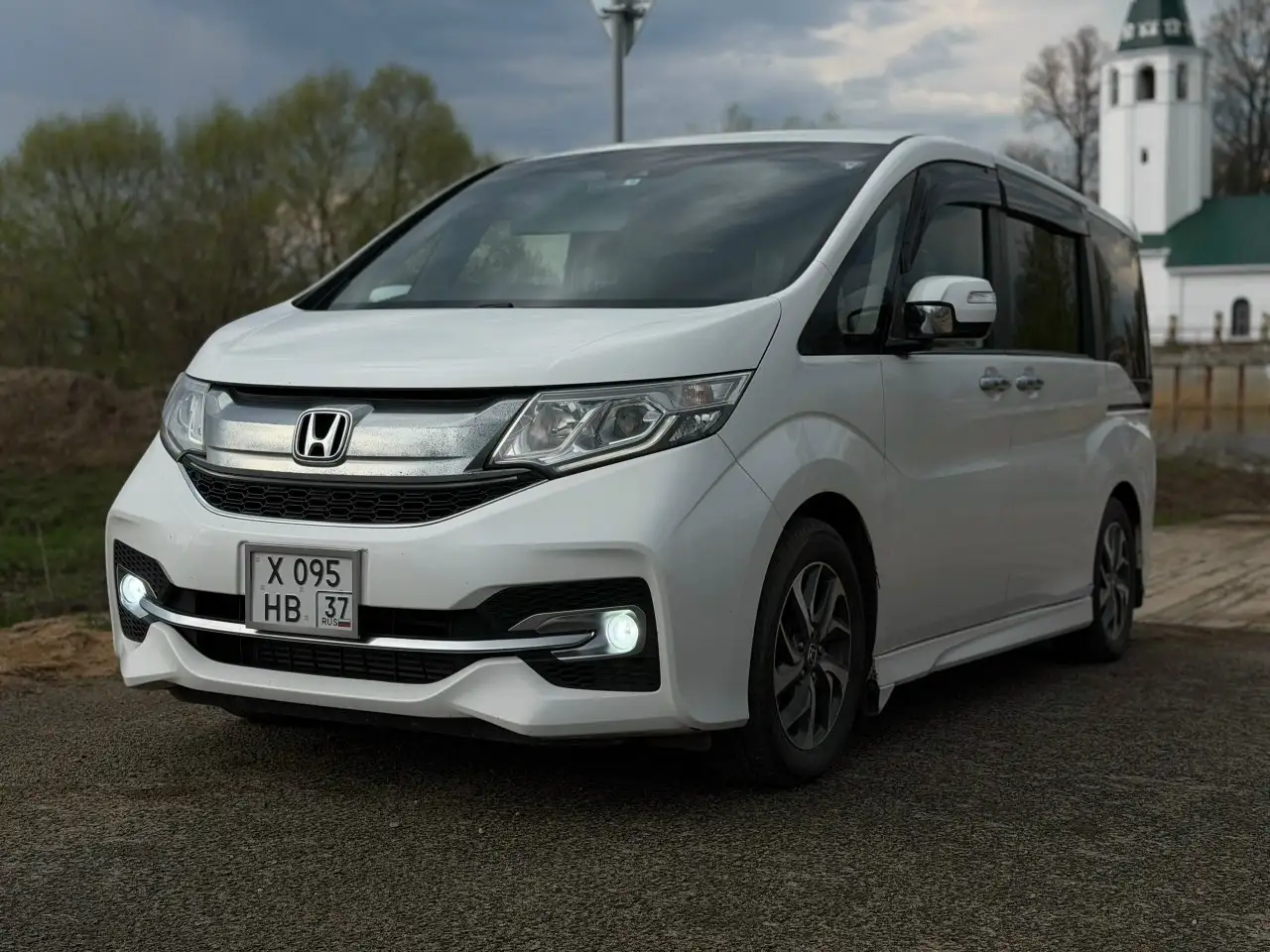 Honda Stepwgn 2015 - Легковой автомобиль (Авто) в Южа