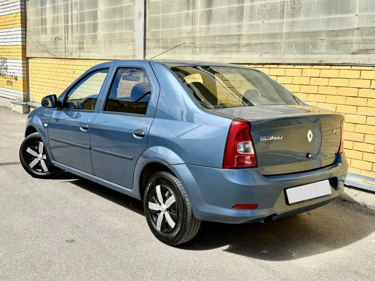 Renault Logan 1.6 2012 - Авто в Владимир