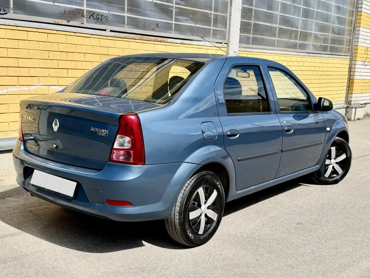 Renault Logan 1.6 2012 - Авто в Владимир