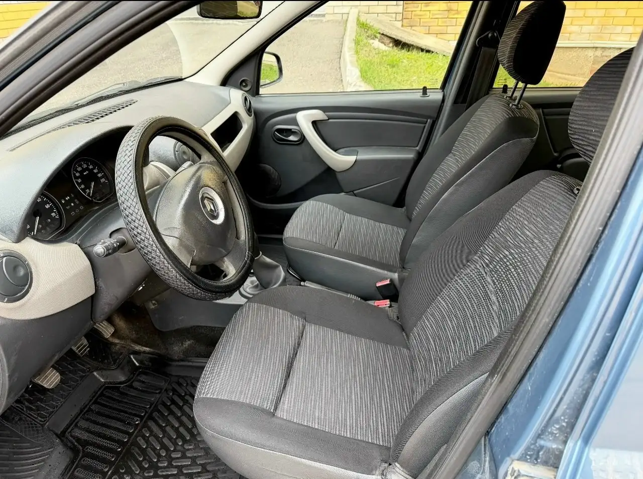 Renault Logan 1.6 2012 - Авто в Владимир