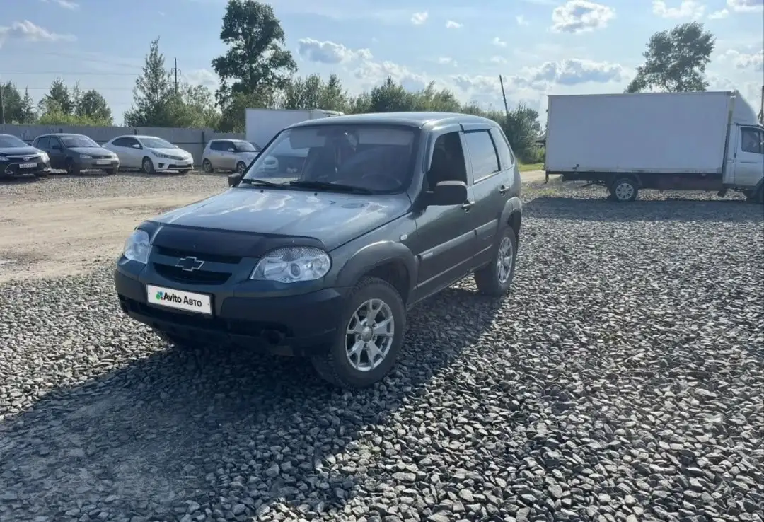 Автомобиль 2011 года с дисками и резиной - Автомобили (Авто) в Ярославль