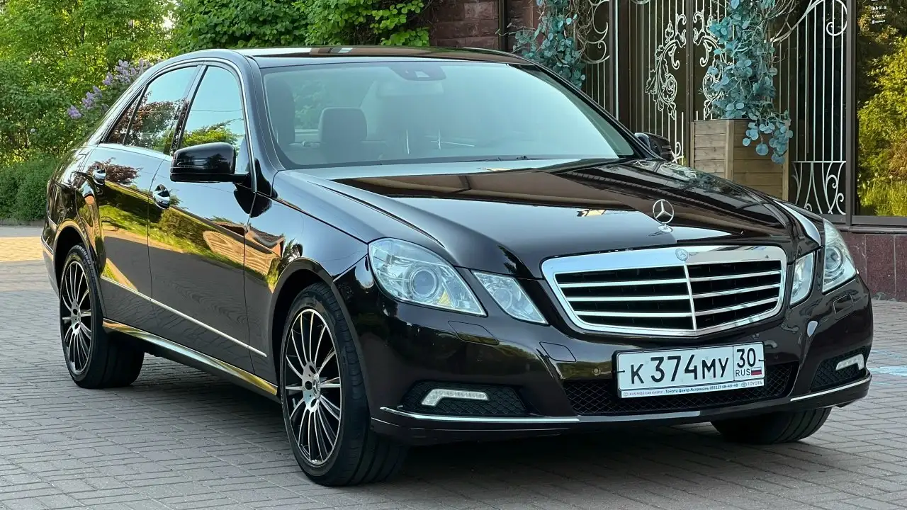 Mercedes-Benz E300 Elegance 2009 года в идеальном состоянии - Легковые автомобили (Авто) в Ярославль