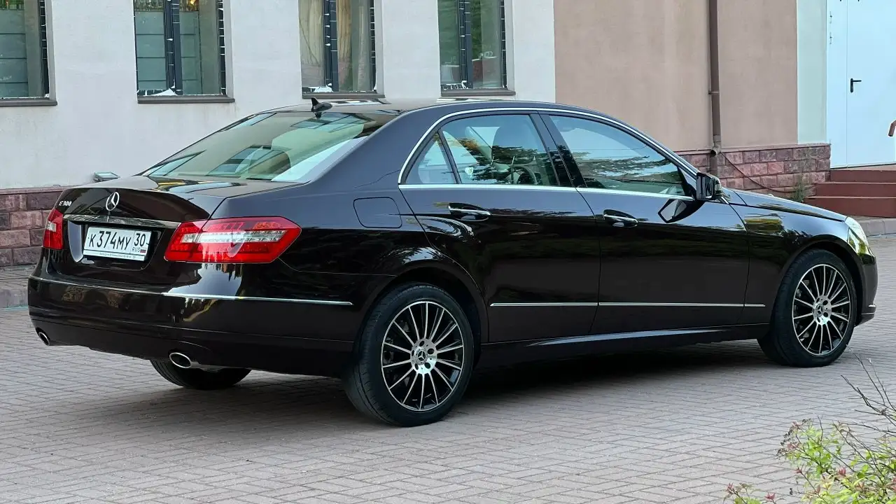 Mercedes-Benz E300 Elegance 2009 года в идеальном состоянии - Легковые автомобили (Авто) в Ярославль