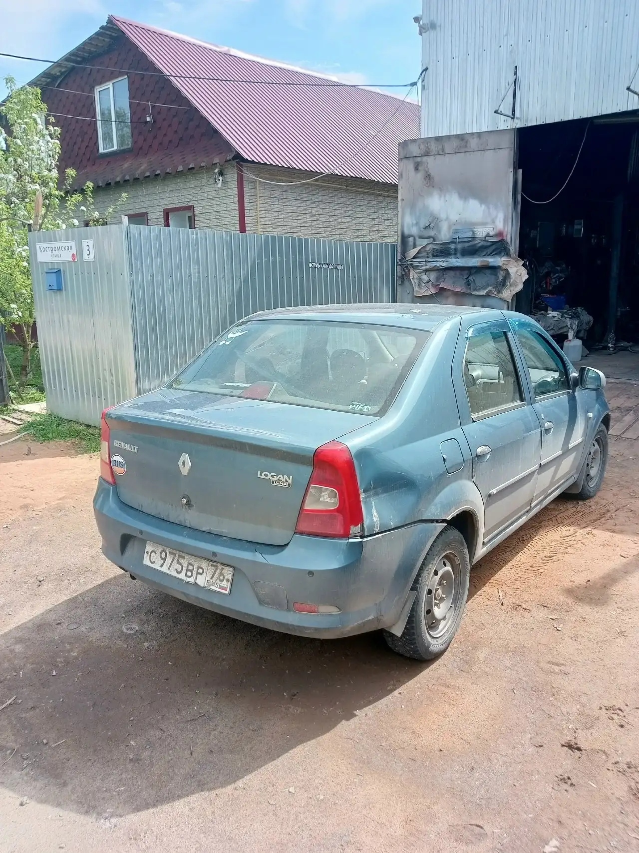 Renault Logan 2011 - Легковые автомобили (Авто) в Рыбинск