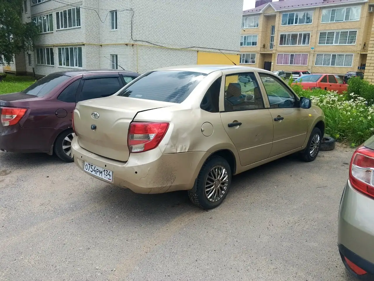 Lada Гранта 2013 - Легковые автомобили (Авто) в Ярославль