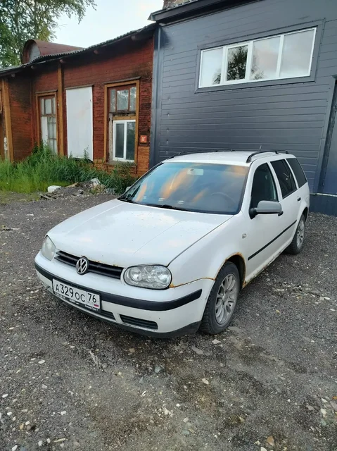 Volkswagen GOLF 2001 1.4 - Mercedes C-Class в Ярославль