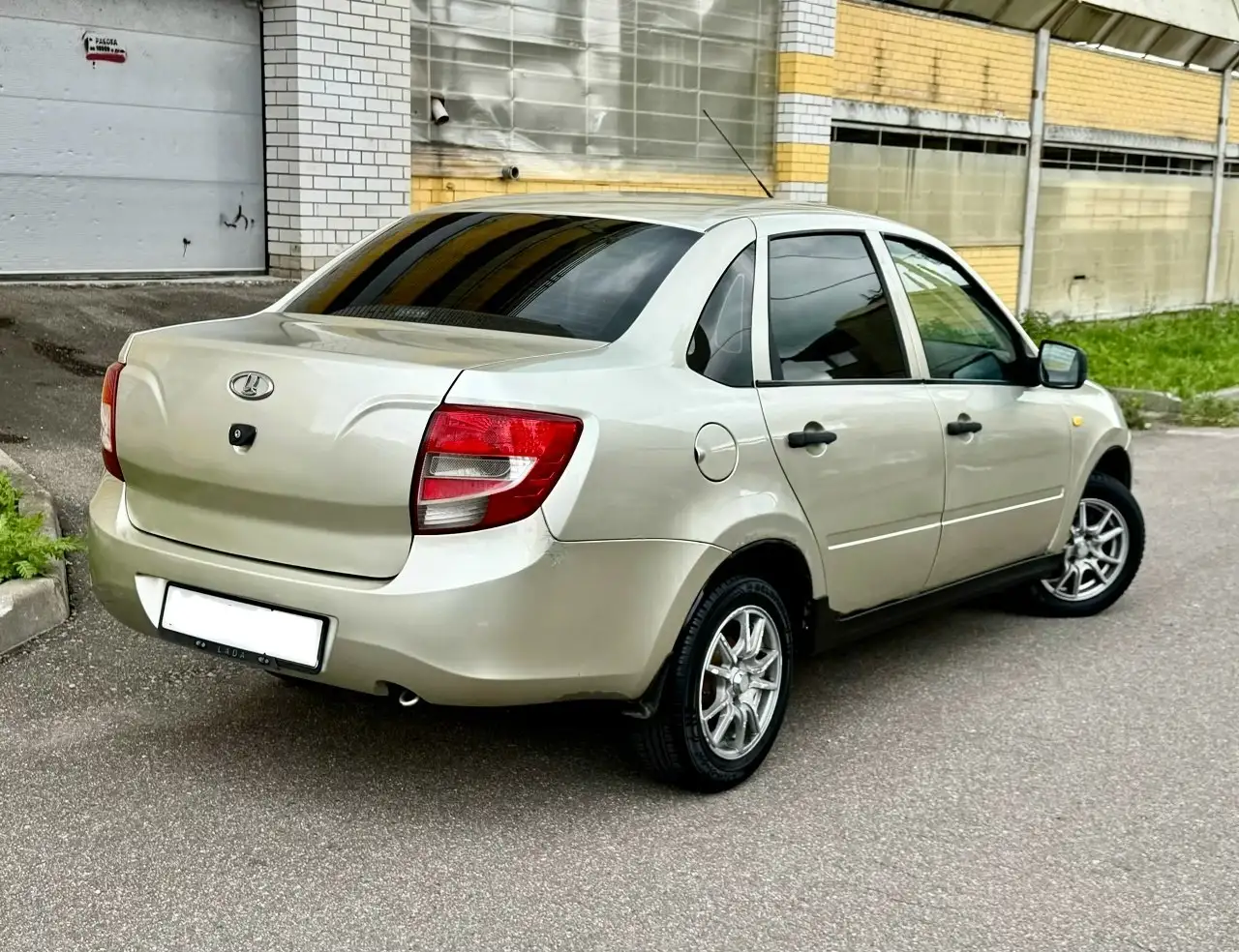 Лада Гранта 2013 - Легковые автомобили (Авто) в Владимир