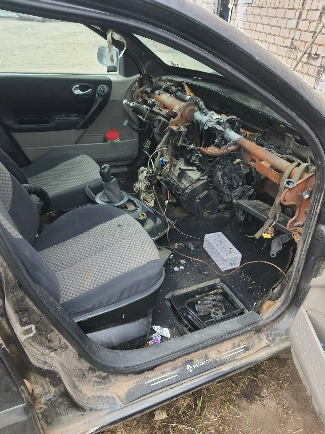 Рено Меган 2 под восстановление после пожара - Авто в Ярославль