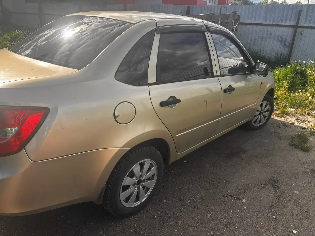 Продам Ладу Гранту 2013 года - Легковые автомобили (Авто) в Ярославль