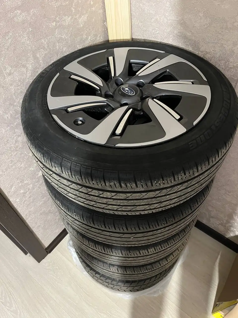 Колеса R17 205/55, 5 штук, 4 лета и одна запаска на зиме - Запчасти (Авто) в Иркутск