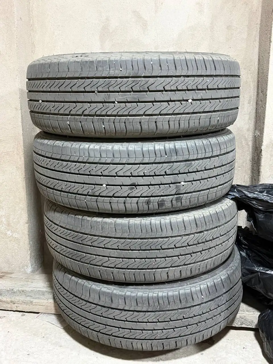 Продажа комплекта резины 195/60/16 - Шины и диски (Авто) в Иркутск