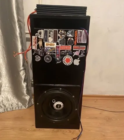 Продам пассивный сабвуфер на щели 12 дюймов с усилителем Helix - Смарт-часы в Иркутск