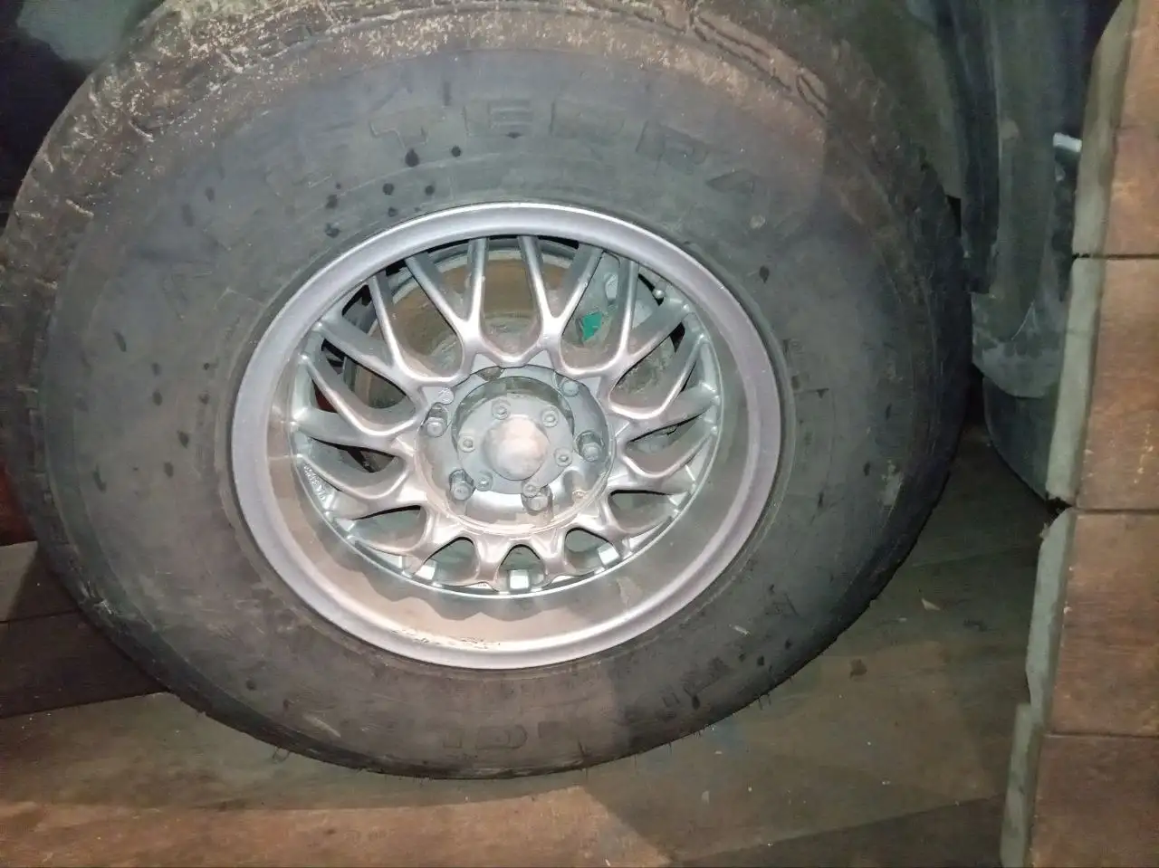 Продажа резины с дисками Paramount и Land Cruiser в Иркутске - Запчасти (Авто) в Иркутск
