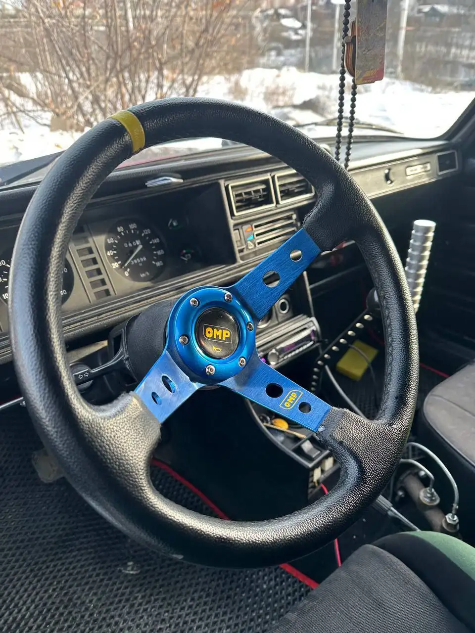 Продам спортивные автозапчасти: сиденье, руль, гидроручник, ручка МКПП - Автомобильные запчасти (Запчасти) в Иркутск