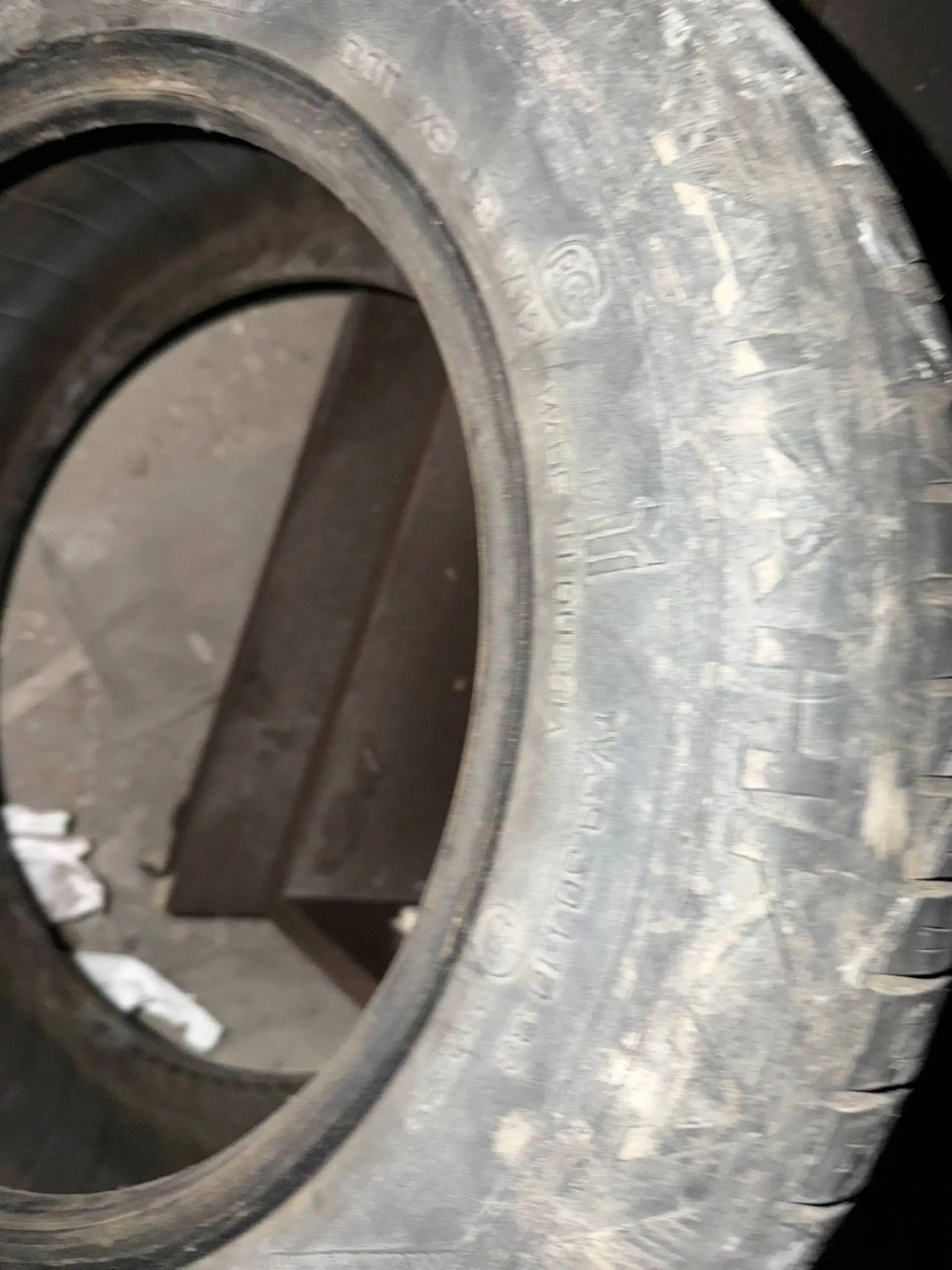 Продажа двух б/у баллонов резины Nokian Hakkapeliitta 2 и Таганка - Шины и диски (Авто) в Иркутск