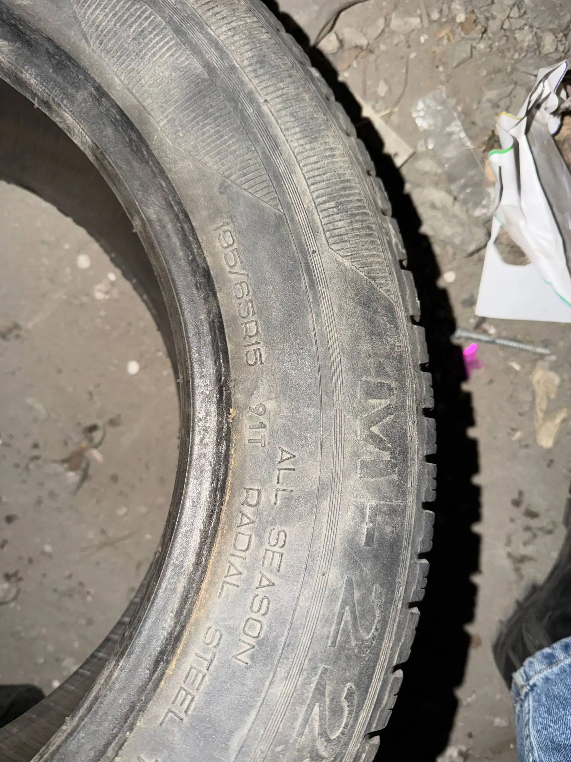 Продажа двух б/у баллонов резины Nokian Hakkapeliitta 2 и Таганка - Шины и диски (Авто) в Иркутск