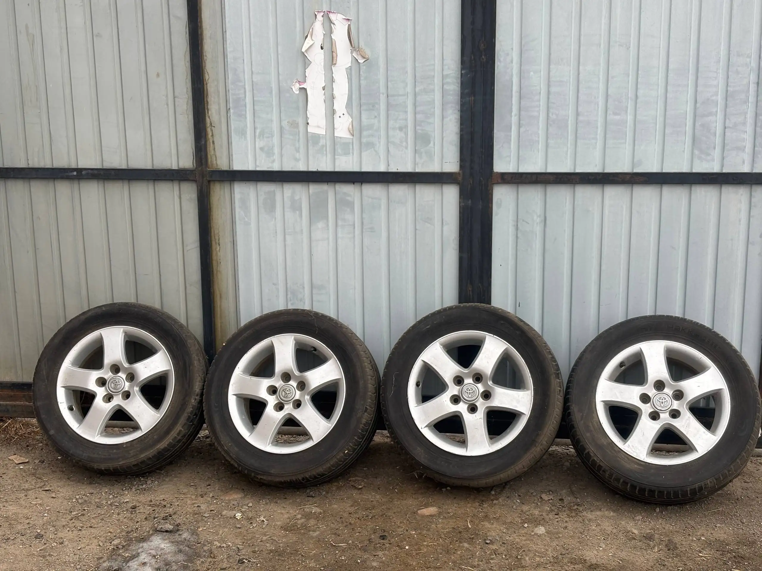 Продам диски с ходовой сверловкой 5.114.3 оригинальные r16 с TOYOTA CAMRY ACV30 - Запчасти (Авто) в Иркутск