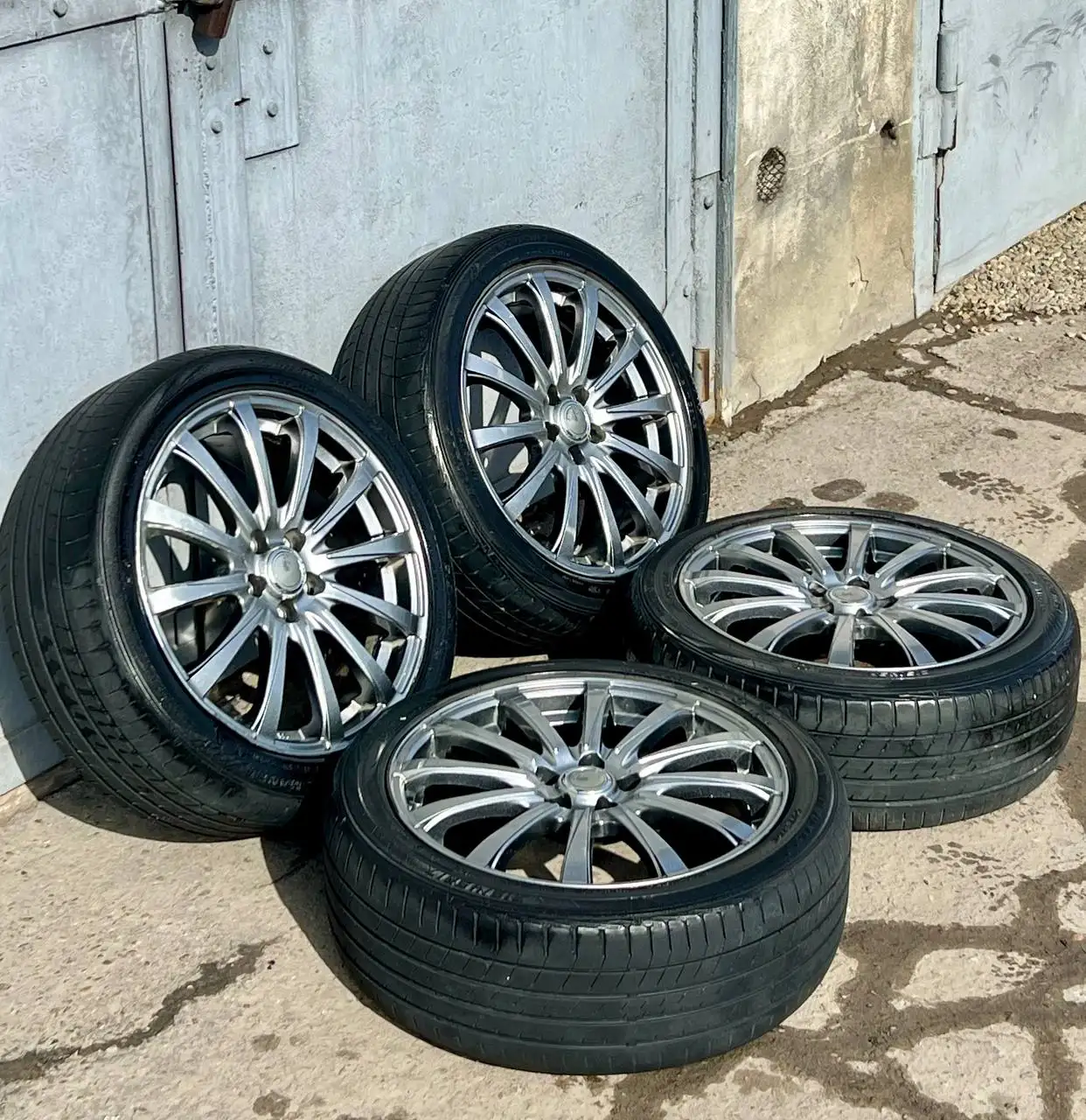 Продам комплект колес R17 на летней резине Dunlop 215/45/17 - Запчасти (Авто) в Иркутск