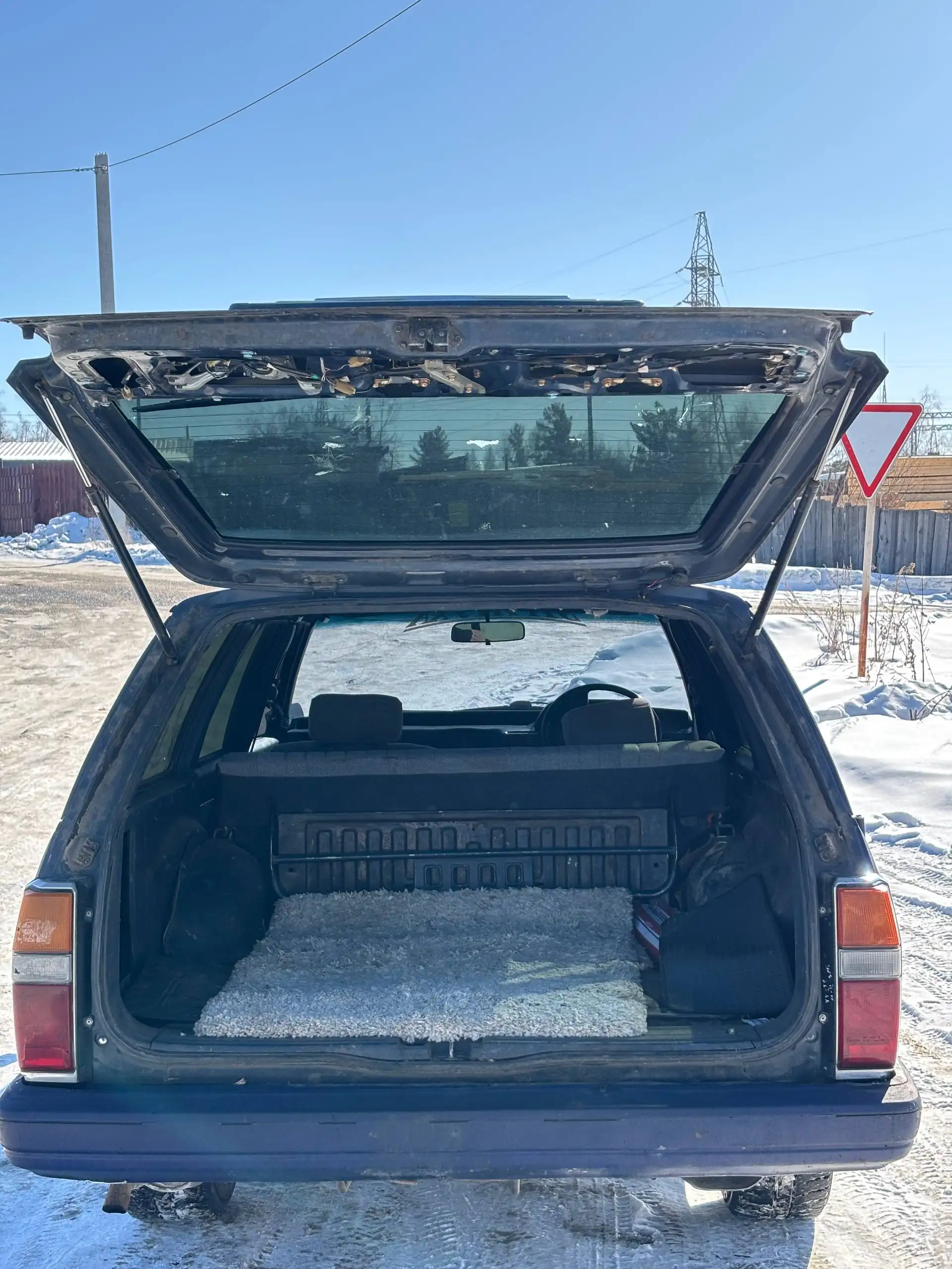 Продажа автомобиля с двигателем 2У и автоматической коробкой передач - Авто в Иркутск