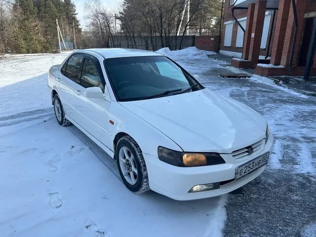 Продажа Honda Accord 2000 года с автоматической коробкой передач - Магнитолы в Иркутск