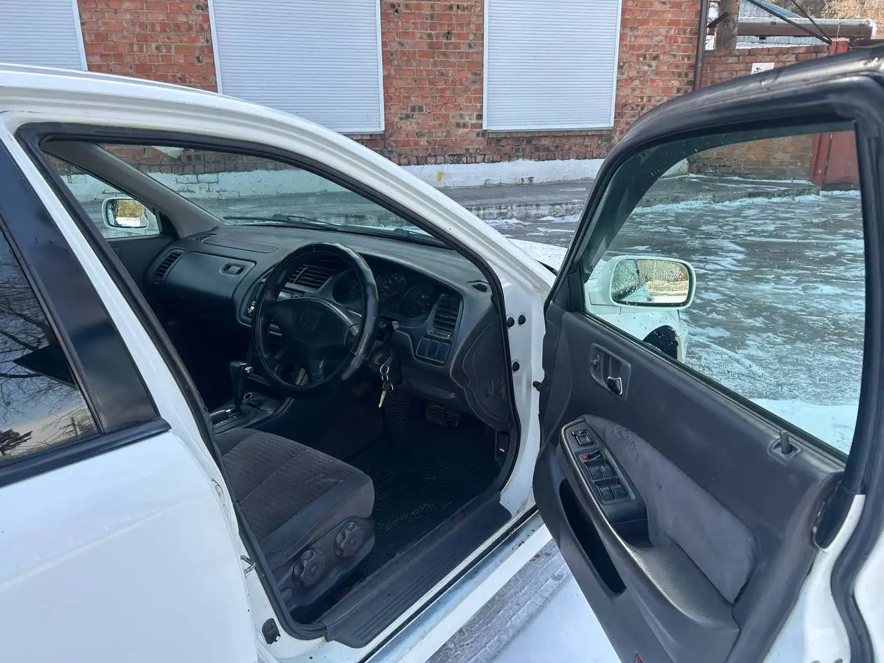 Продажа Honda Accord 2000 года с автоматической коробкой передач - Легковые автомобили (Авто) в Иркутск