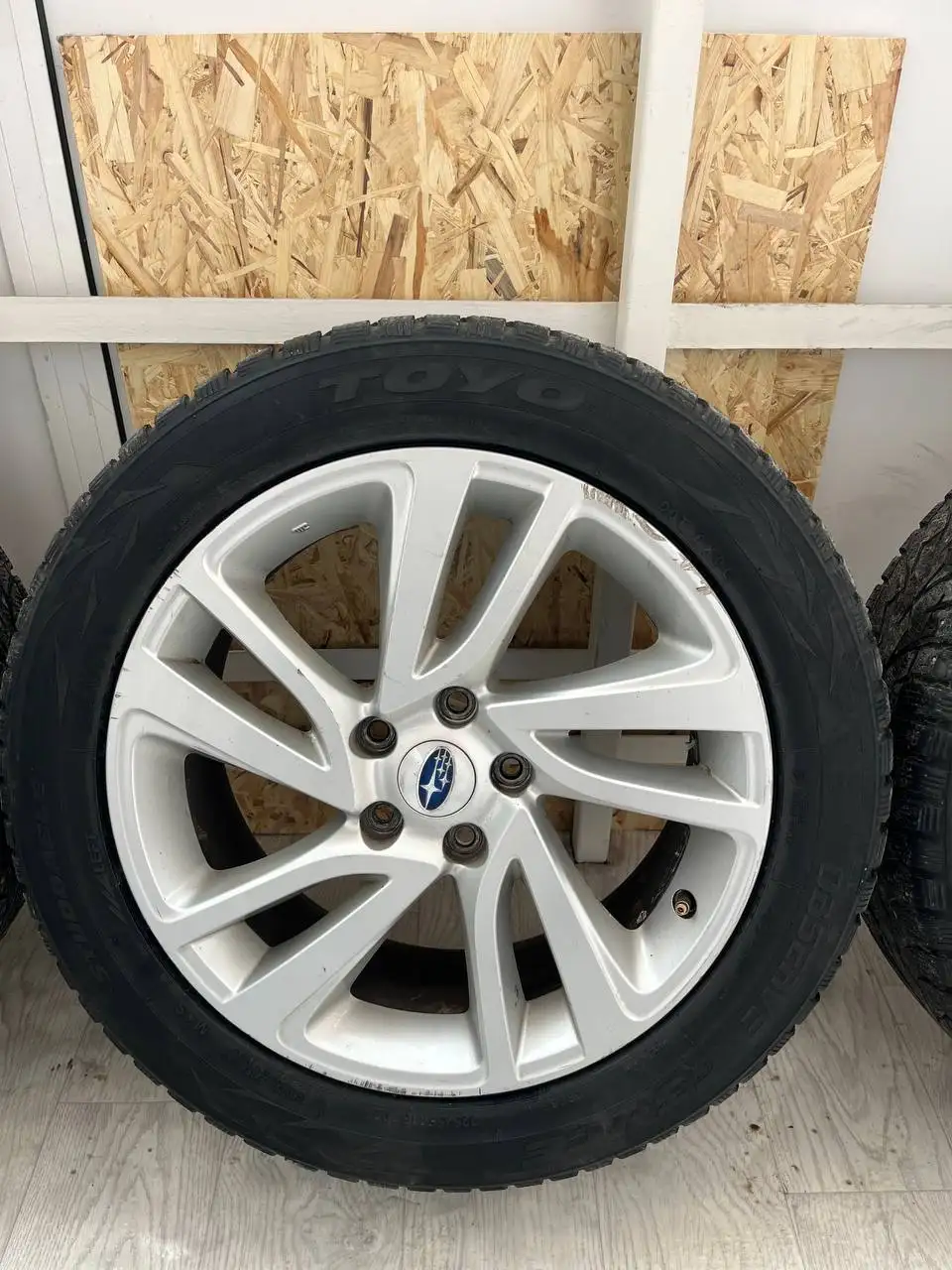 Продажа 2 комплектов зимних колес R18 - Шины и диски (Авто) в Иркутск