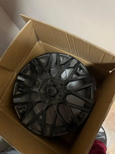 Продажа дисков Momo Revenge R17 - Пикапы в Иркутск